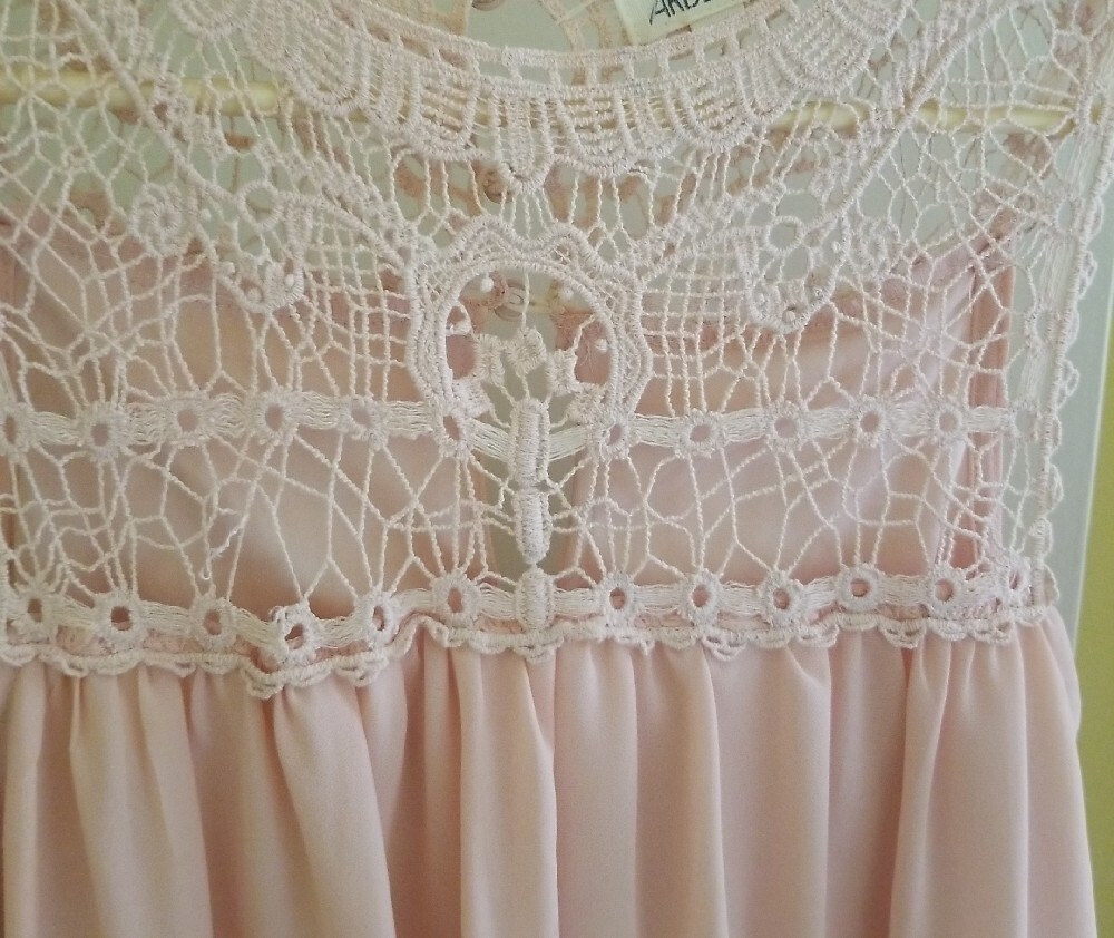 Light Pink Feminine Crochet Lace Top - Picture 2 of 4